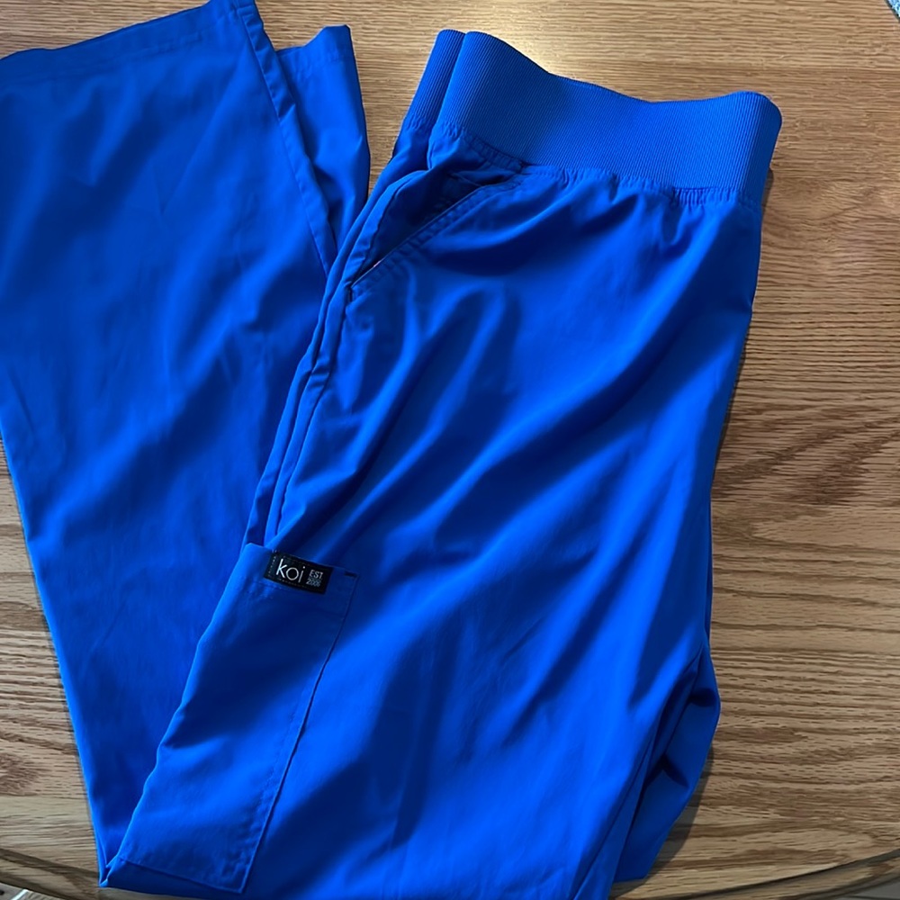 Women’s koi basics scrub pants, royal blue size L, GREAT CONDITION